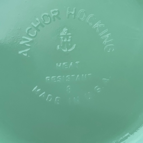 Vintage FIRE KING Jadeite SWIRL 8" Mixing Bowl OVEN WARE USA Green Soup - Picture 6 of 6